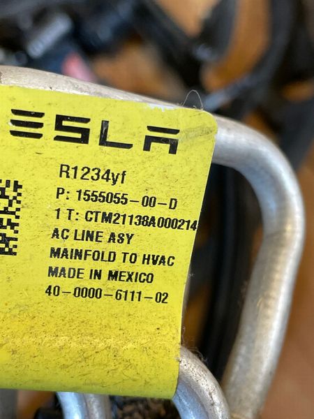 1555055-00-D Трубки системи кондиціонування Tesla Model 3 фото