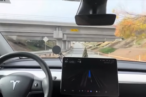 First Look at Tesla's FSD Beta v12.1 (Video) photo