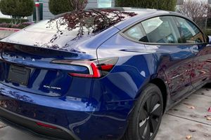 Tesla Model 3 Highland може бути анонсована цього місяця для Північної Америки. Варіант Performance - в процесі фото