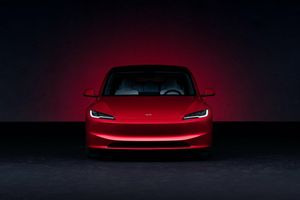 Tesla представляет обновленную Model 3 в Северной Америке фото