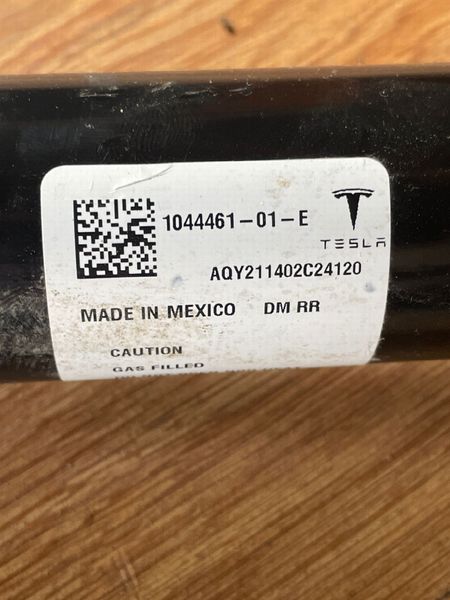 1044461-01-E Амортизатор задній E3 AWD Tesla Model 3 фото