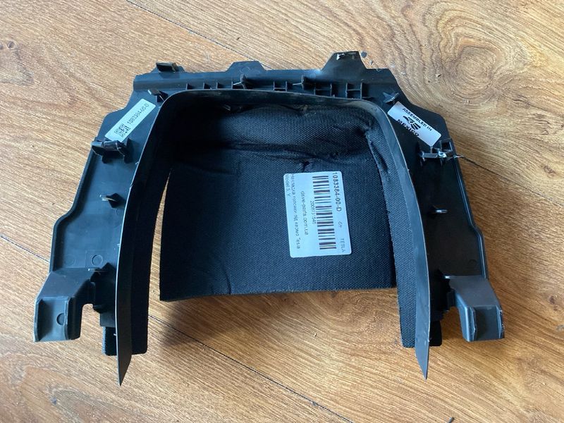 1083384-00-D Steering column cover Tesla Model 3, Y photo