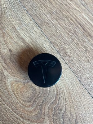 6005879-00-A Ковпачок центральний колісного диска чорний матовий Tesla Model S, SR, X, 3, Y фото