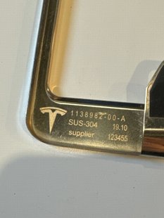 1138982-00-A Номерна рамка задня металева (хром) Tesla Model 3 фото