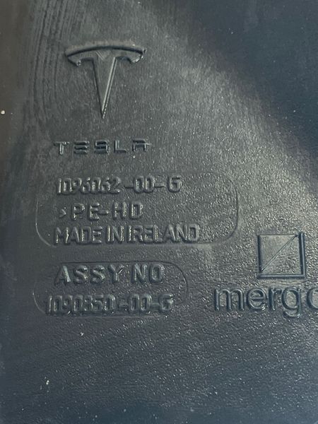 1096062-00-G Бачок склоомивача Tesla Model 3 фото