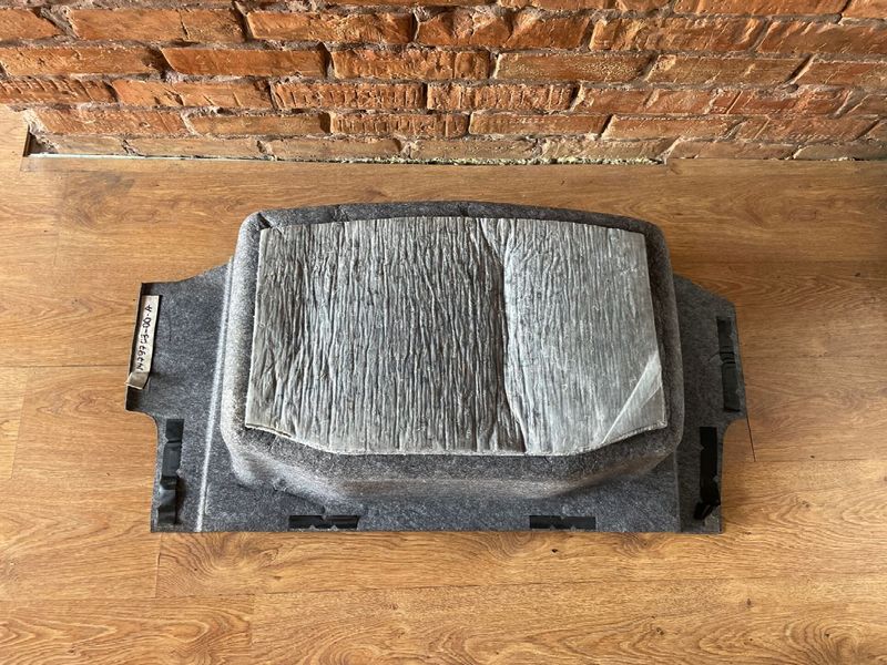 1479703-00-A Килимове покриття багажника задня частина (корито) текстиль Tesla Model 3 фото