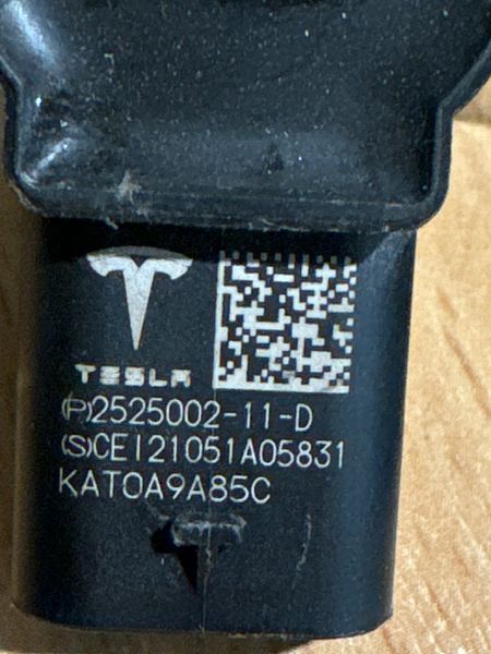 2525002-11-D Датчик парктроніка white Tesla Model SP, XP, Y фото