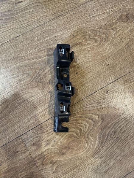 1108817-00-A B pillar trim bracket middle right Tesla Model X, XP photo