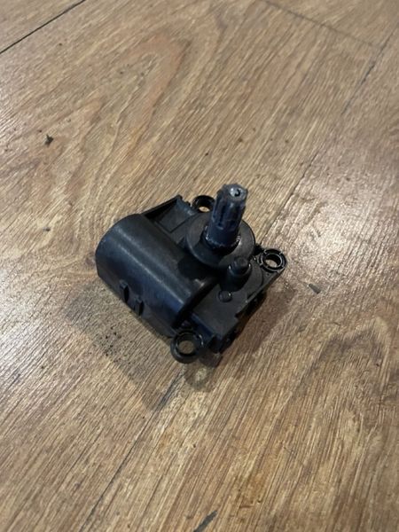 6008245 ACTUATOR ASSY - DEFROST D332-CK8AA04 Tesla Model S, SR, X photo