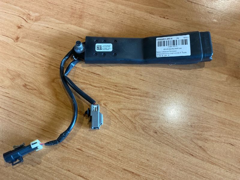 1005991-05-H Passenger seat belt lock BLK Tesla Model S, SR, X photo