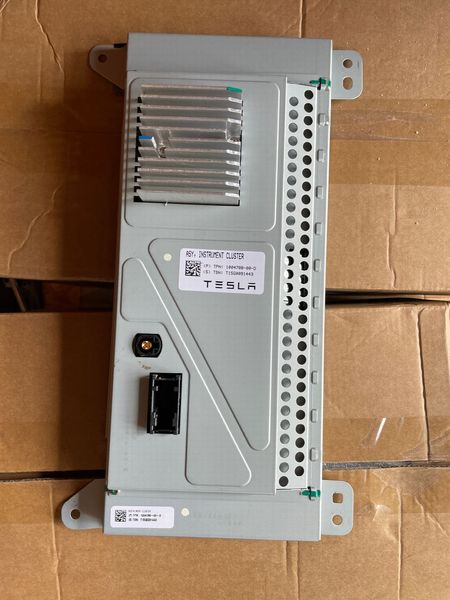1004788-00-D Щиток приладів допоміжний монітор Tesla Model S, SR, X Потік дисплей фото