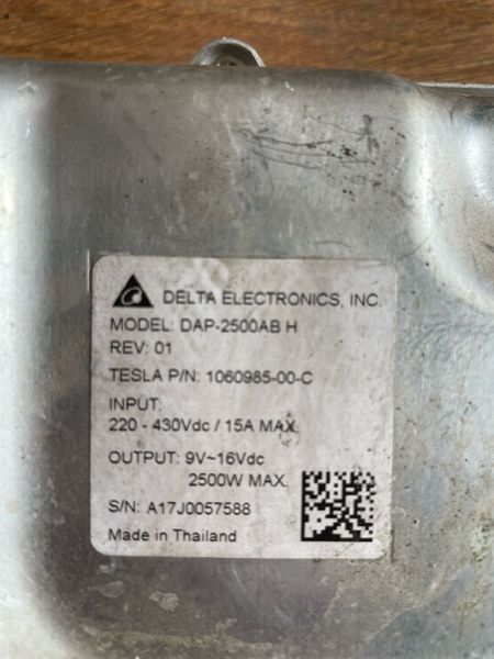 1060985-00-C Конвертер DCDC REV01 у зборі Tesla Model X фото
