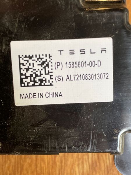 1585601-00-D Антена WIFI.BT,INTERNAL Tesla Model 3, Y фото