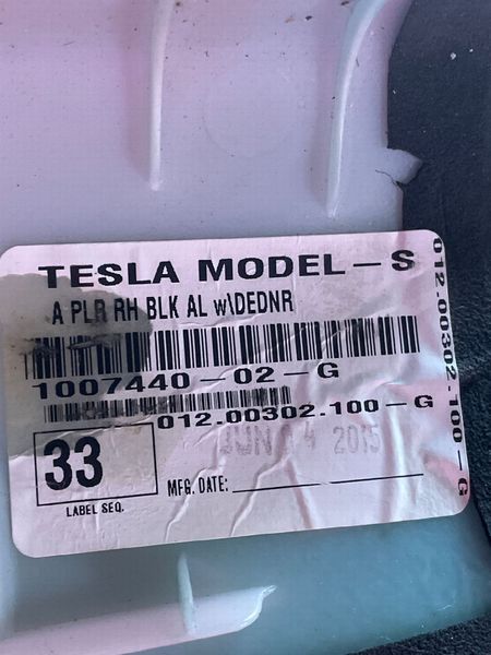 1007440-02-G Облицювання стійки A права ALCANTARA BLACK Tesla Model S фото