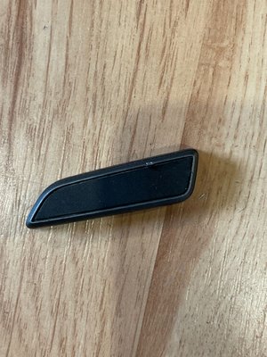 1551844-01-A Кнопка регулировки положения нижней части водительского сиденья GRAPHITE Tesla Model Y фото