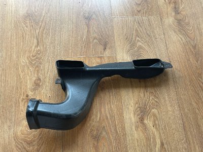 1099297-00-D Air duct for blowing driver's feet Tesla Model 3 photo