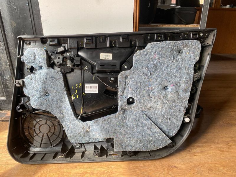 6006071-08-L Map of the front left PURB door without power window unit Tesla Model S, SR photo