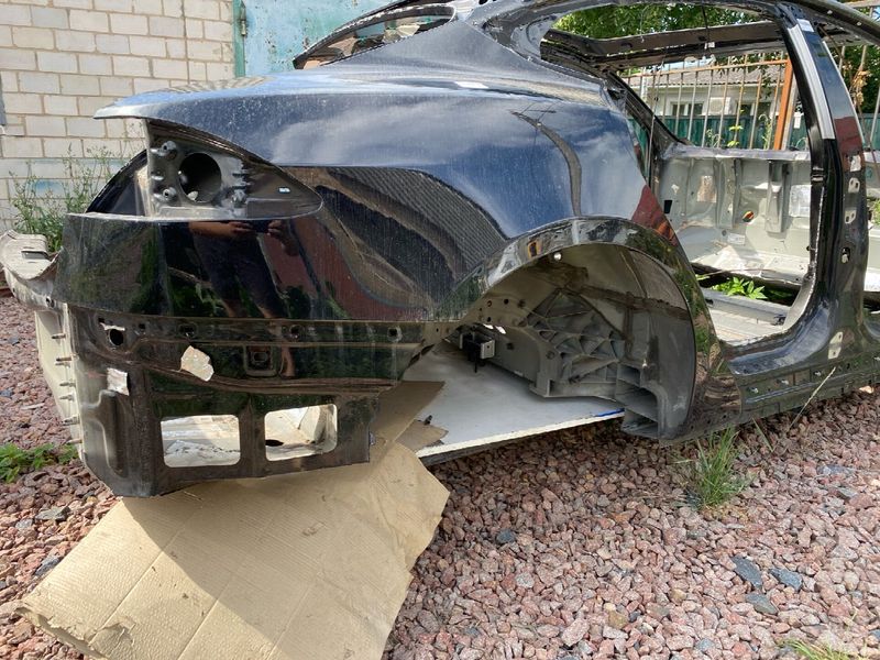 1020514-S0-A Rear right quarter (fascia) Tesla Model S, SR photo