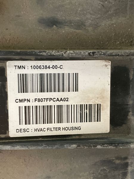 1006384-00-C Корпус фільтру кондиціонера Tesla Model S фото