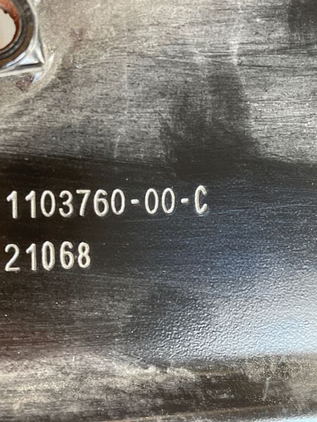1103760-00-C Пластина кронштейна радара Tesla Model 3 фото