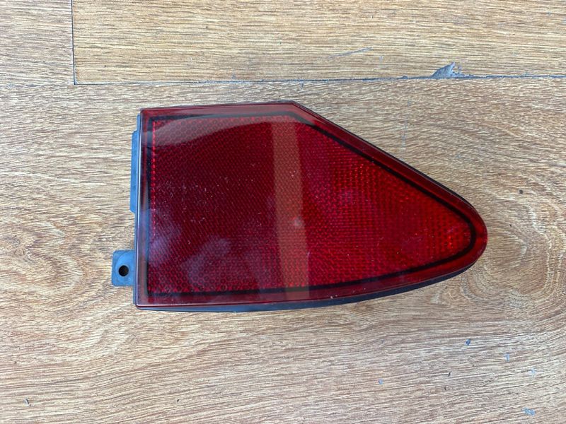 1022421-00-C Reflector on the rear right wing Tesla Model SR, X photo